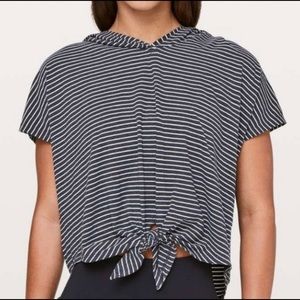 Lululemon Knot gonna fly tee with hood